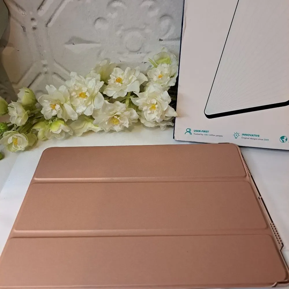 ESR PROTECTIVE TABLET CASE NWOT